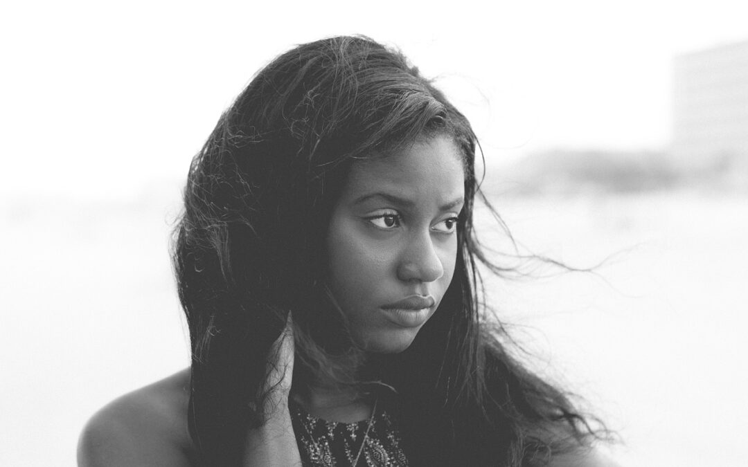 ¿Qué es el frizz? Consejos para combatirlo.